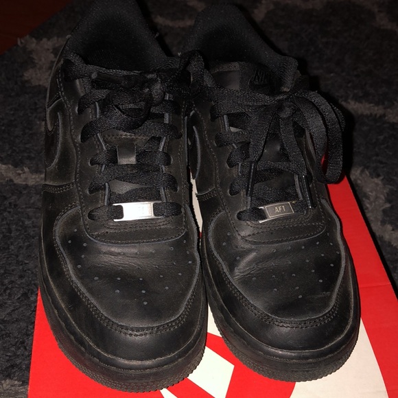 Nike Airforce 1s All Black - Picture 2 of 4